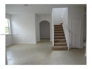 10012 NW 7th St 216, Miami, FL 33172