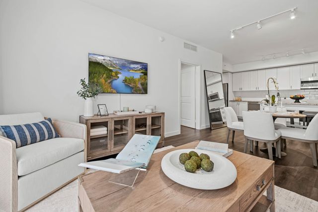 2000 Stirling Road 3-301, Hollywood, FL 33020