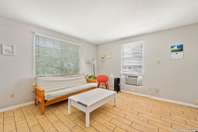 430 E Magnolia Ave, San Antonio, TX 78212
