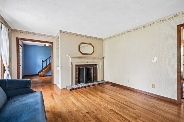 20 Crestwood Rd, North Reading, MA 01864