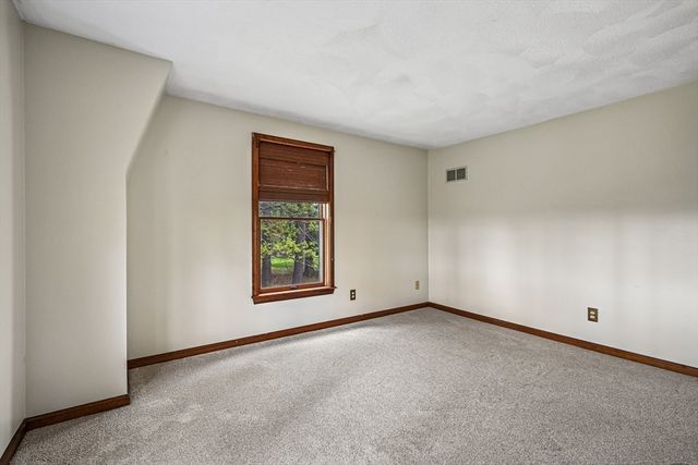 20 Crestwood Rd, North Reading, MA 01864