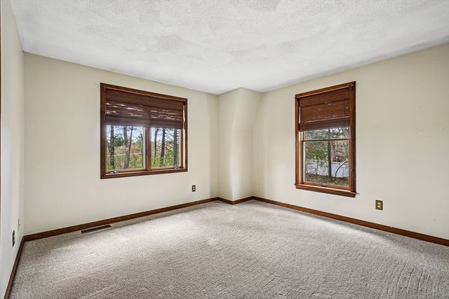 20 Crestwood Rd, North Reading, MA 01864