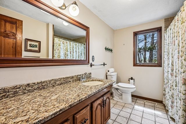 20 Crestwood Rd, North Reading, MA 01864