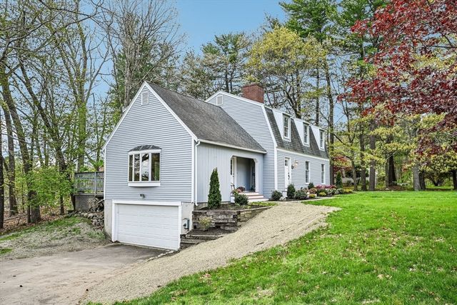 20 Crestwood Rd, North Reading, MA 01864