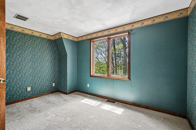 20 Crestwood Rd, North Reading, MA 01864