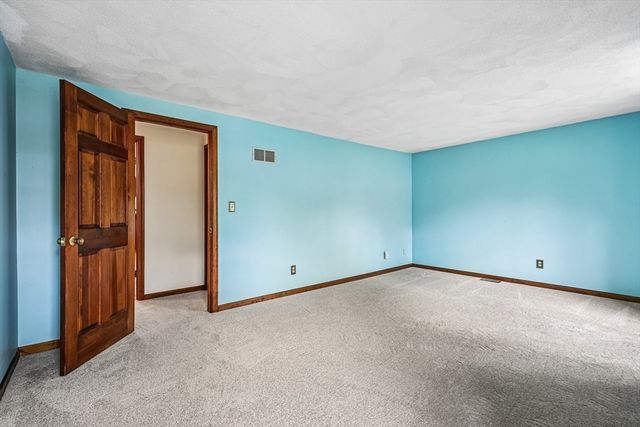 20 Crestwood Rd, North Reading, MA 01864