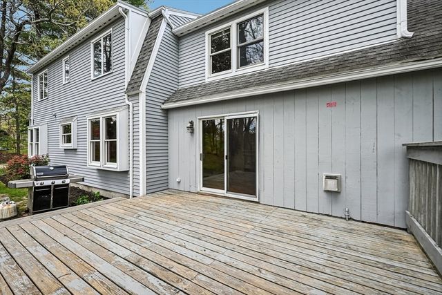 20 Crestwood Rd, North Reading, MA 01864