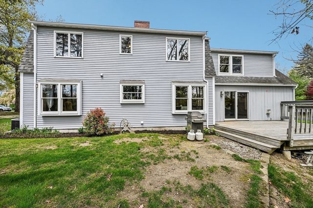 20 Crestwood Rd, North Reading, MA 01864
