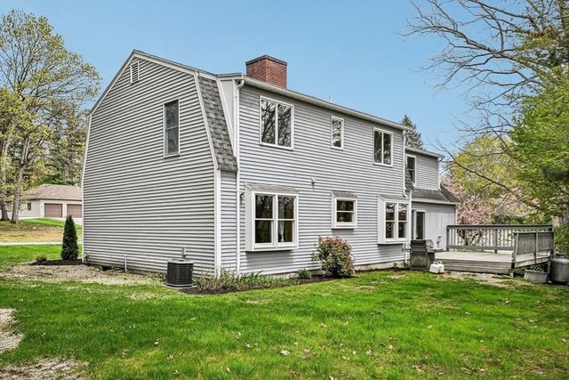 20 Crestwood Rd, North Reading, MA 01864