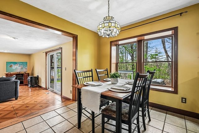 20 Crestwood Rd, North Reading, MA 01864
