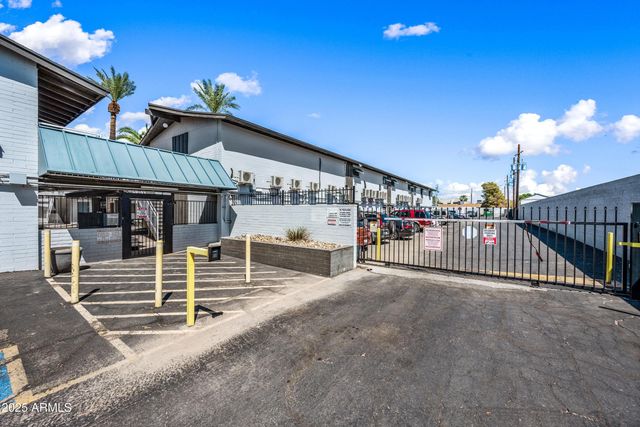 3025 N 32nd Street Apt 18, Phoenix, AZ 85018