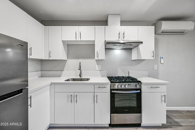 3025 N 32nd Street Apt 18, Phoenix, AZ 85018