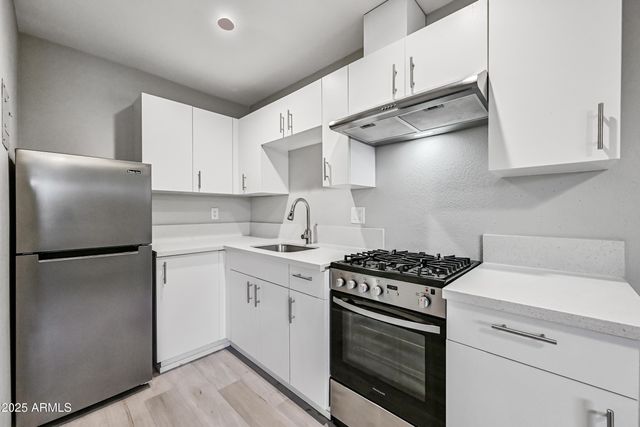 3025 N 32nd Street Apt 18, Phoenix, AZ 85018