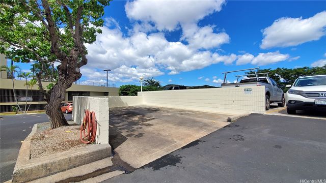 1160 Ala Napunani Street 1706, Honolulu, HI 96818