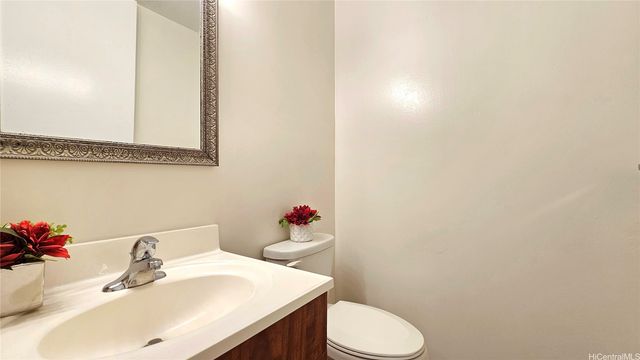 1160 Ala Napunani Street 1706, Honolulu, HI 96818