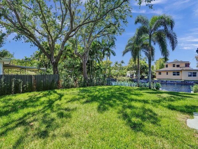 210 NE 85th St, El Portal, FL 33138