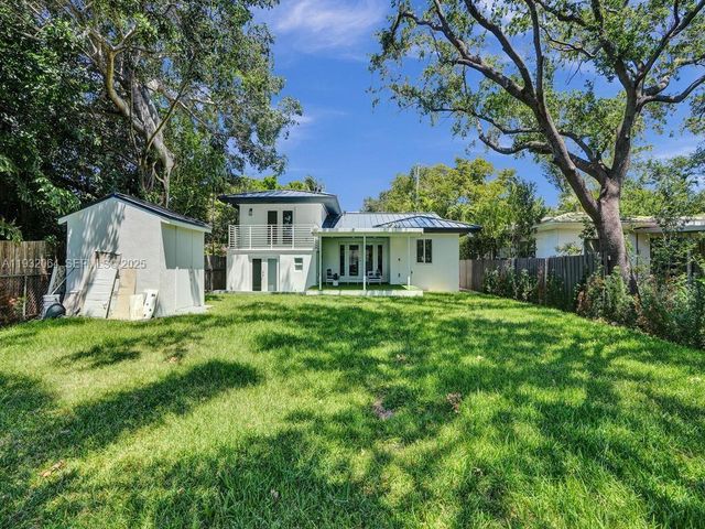 210 NE 85th St, El Portal, FL 33138