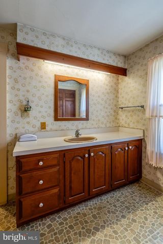 15 BUTTERMILK LN, Kirkwood, PA 17536