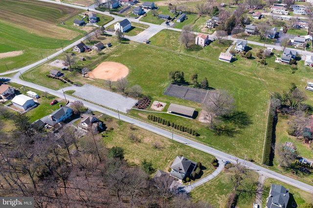 15 BUTTERMILK LN, Kirkwood, PA 17536