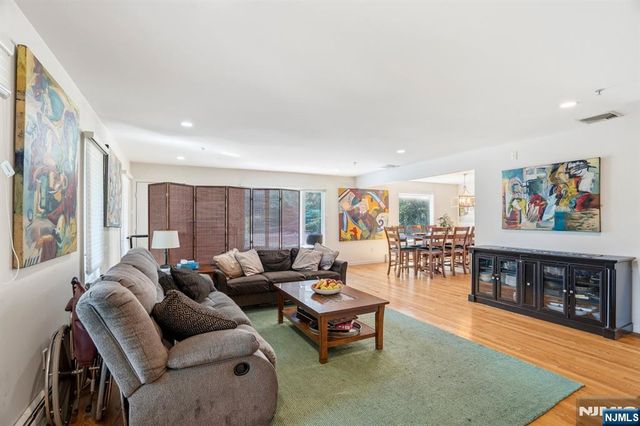 646 Teaneck Road, Teaneck, NJ 07666