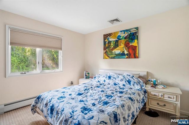 646 Teaneck Road, Teaneck, NJ 07666