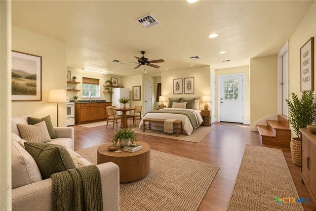 373 Wentworth, Spring Branch, TX 78070