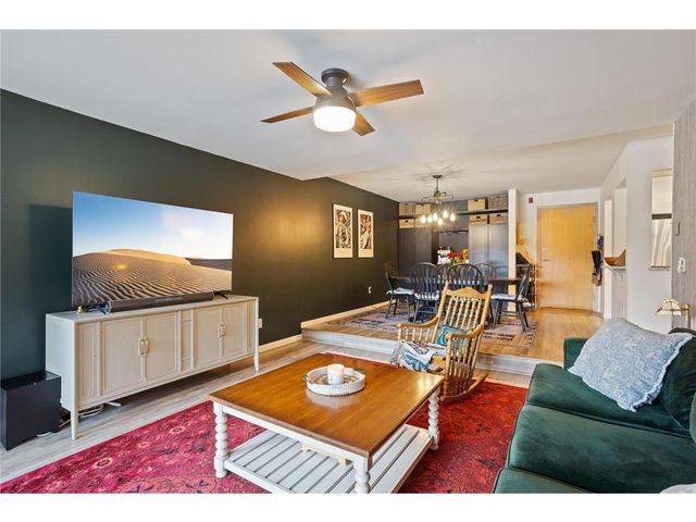 4820 Park Commons Drive #220, Minneapolis, MN 55416