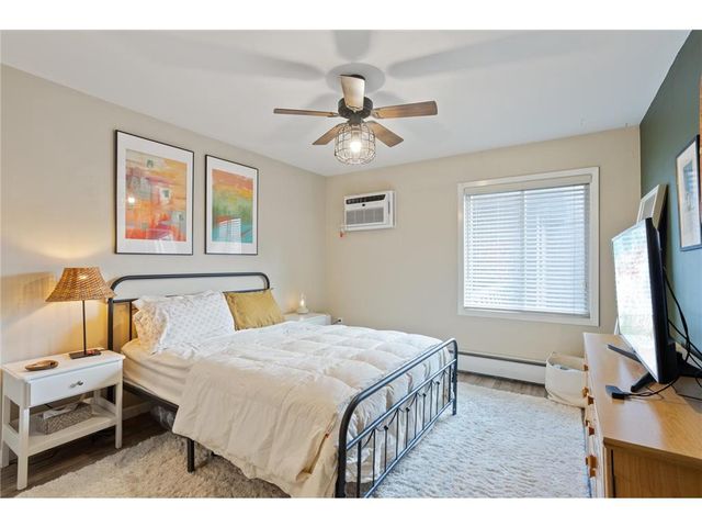 4820 Park Commons Drive #220, Minneapolis, MN 55416