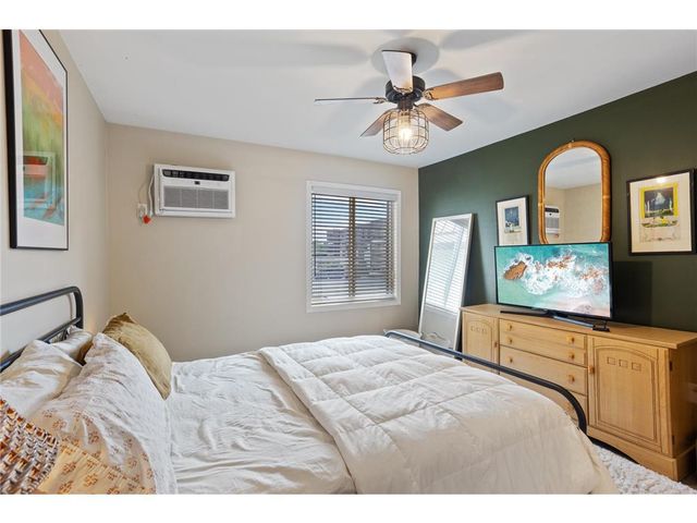 4820 Park Commons Drive #220, Minneapolis, MN 55416