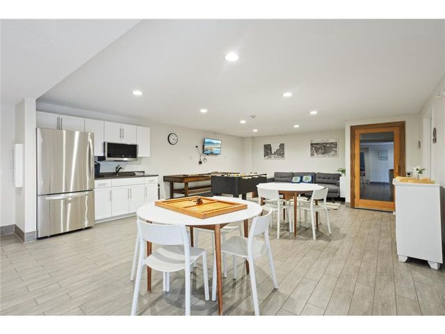 4820 Park Commons Drive #220, Minneapolis, MN 55416