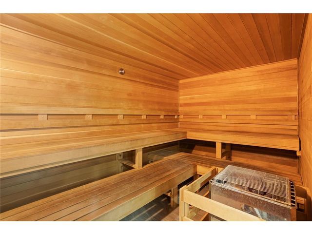 4820 Park Commons Drive #220, Minneapolis, MN 55416