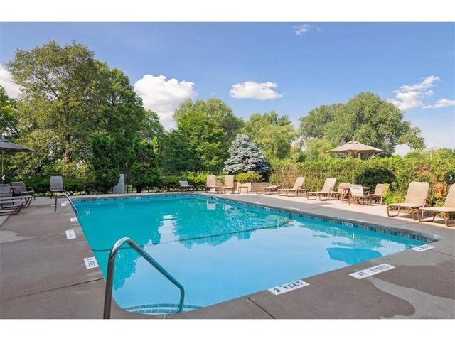 4820 Park Commons Drive #220, Minneapolis, MN 55416