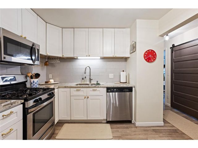 4820 Park Commons Drive #220, Minneapolis, MN 55416