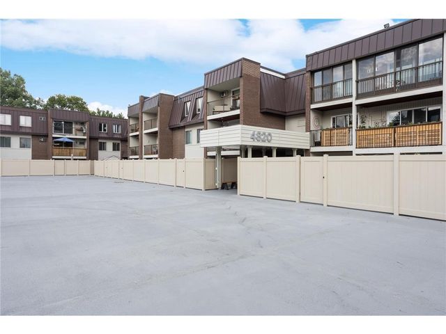 4820 Park Commons Drive #220, Minneapolis, MN 55416