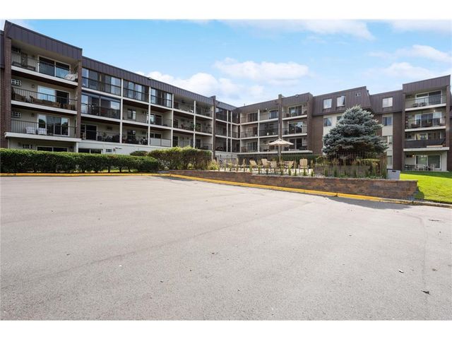 4820 Park Commons Drive #220, Minneapolis, MN 55416
