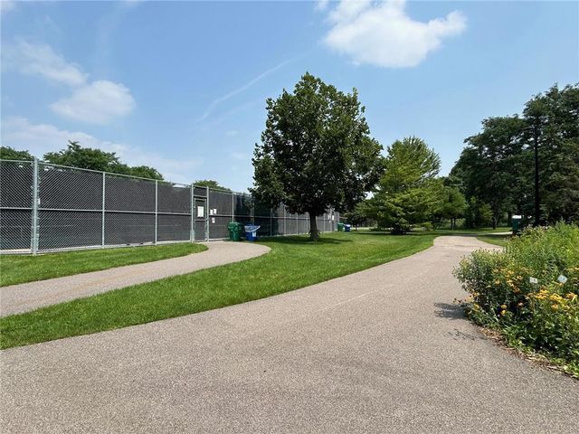 4820 Park Commons Drive #220, Minneapolis, MN 55416