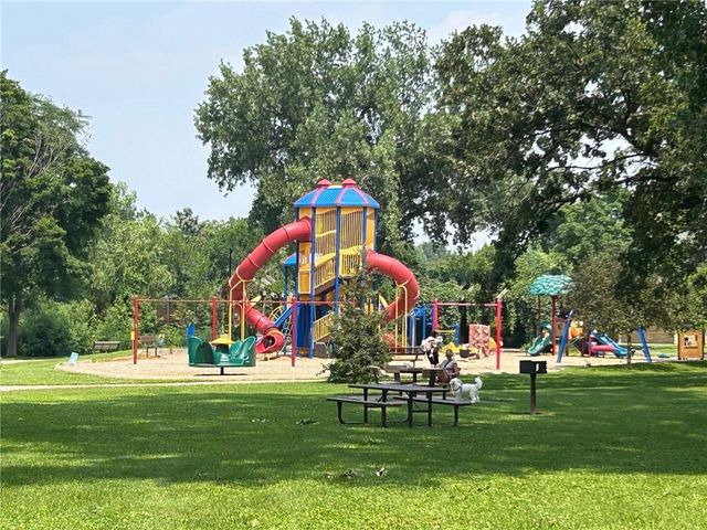 4820 Park Commons Drive #220, Minneapolis, MN 55416