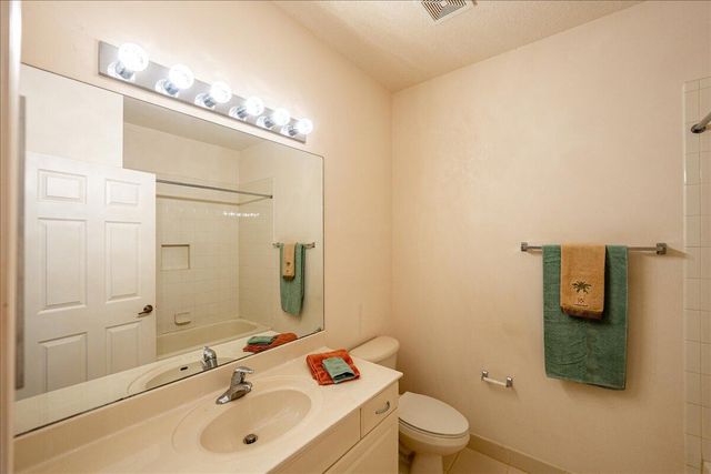 2597 SW Stockbridge Sq Square SW, Vero Beach, FL 32962