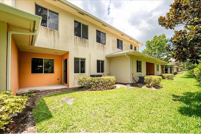 2597 SW Stockbridge Sq Square SW, Vero Beach, FL 32962