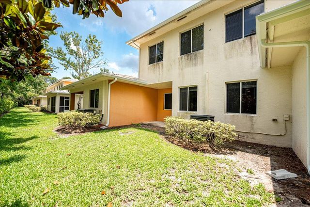 2597 SW Stockbridge Sq Square SW, Vero Beach, FL 32962