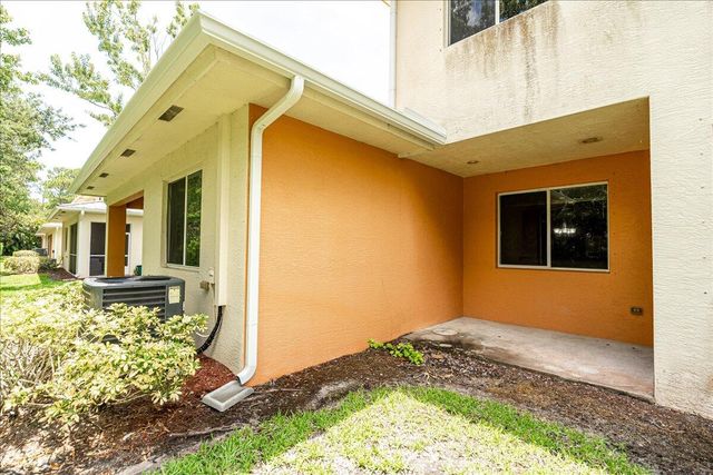 2597 SW Stockbridge Sq Square SW, Vero Beach, FL 32962