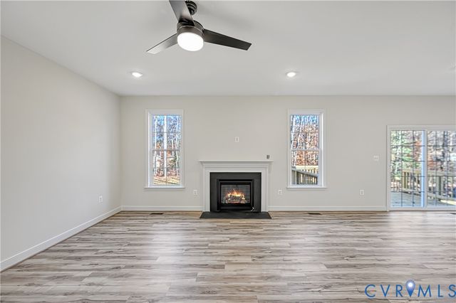 126 Hickory Ln, Bumpass, VA 23024