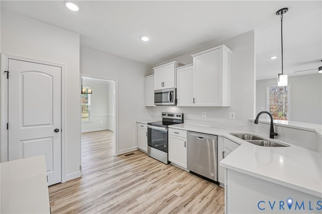 126 Hickory Ln, Bumpass, VA 23024