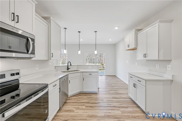 126 Hickory Ln, Bumpass, VA 23024
