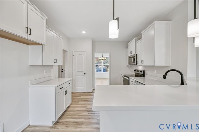 126 Hickory Ln, Bumpass, VA 23024