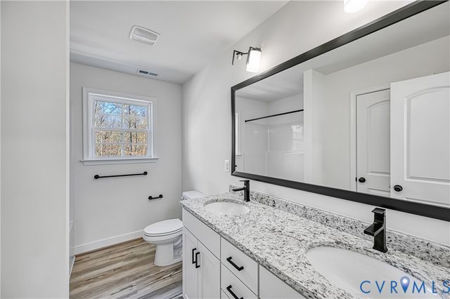 126 Hickory Ln, Bumpass, VA 23024