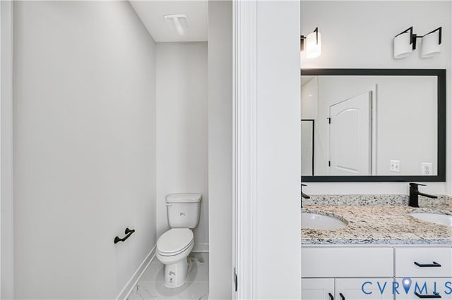 126 Hickory Ln, Bumpass, VA 23024