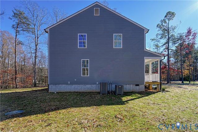 126 Hickory Ln, Bumpass, VA 23024