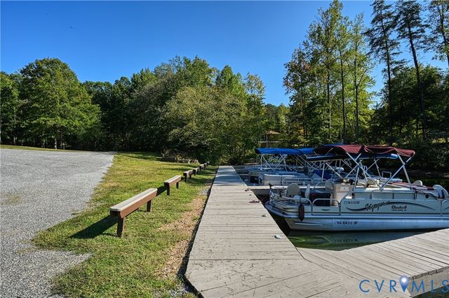 126 Hickory Ln, Bumpass, VA 23024