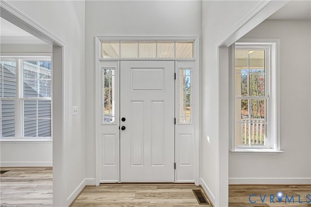 126 Hickory Ln, Bumpass, VA 23024